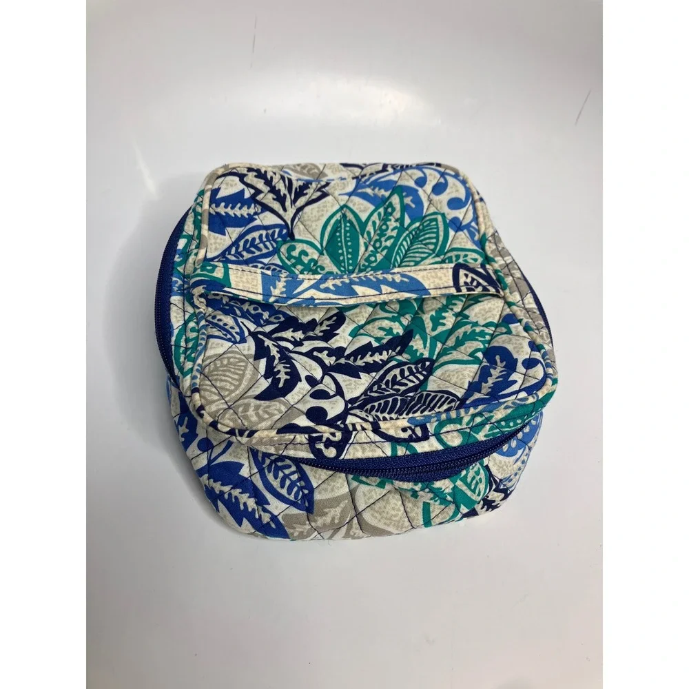 Vera Bradley santiago cosmetic Bag Women Small Blue Floral Good Quilted Travel